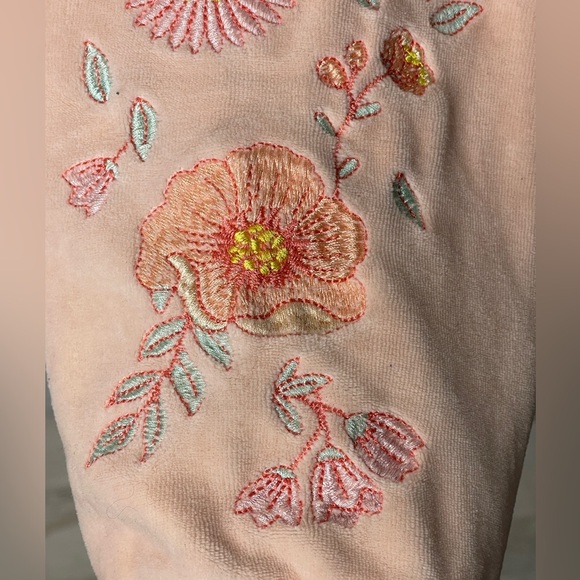 Disney Walt Disney World Peach Embroidered Spirit Jersey Super Soft Velour - Picture 8 of 10